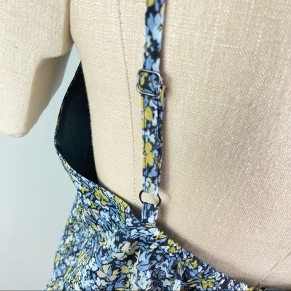 NWT Banana Republic Ditsy Floral Blue Spaghetti Strap Tank Top Size medium - Picture 7 of 11